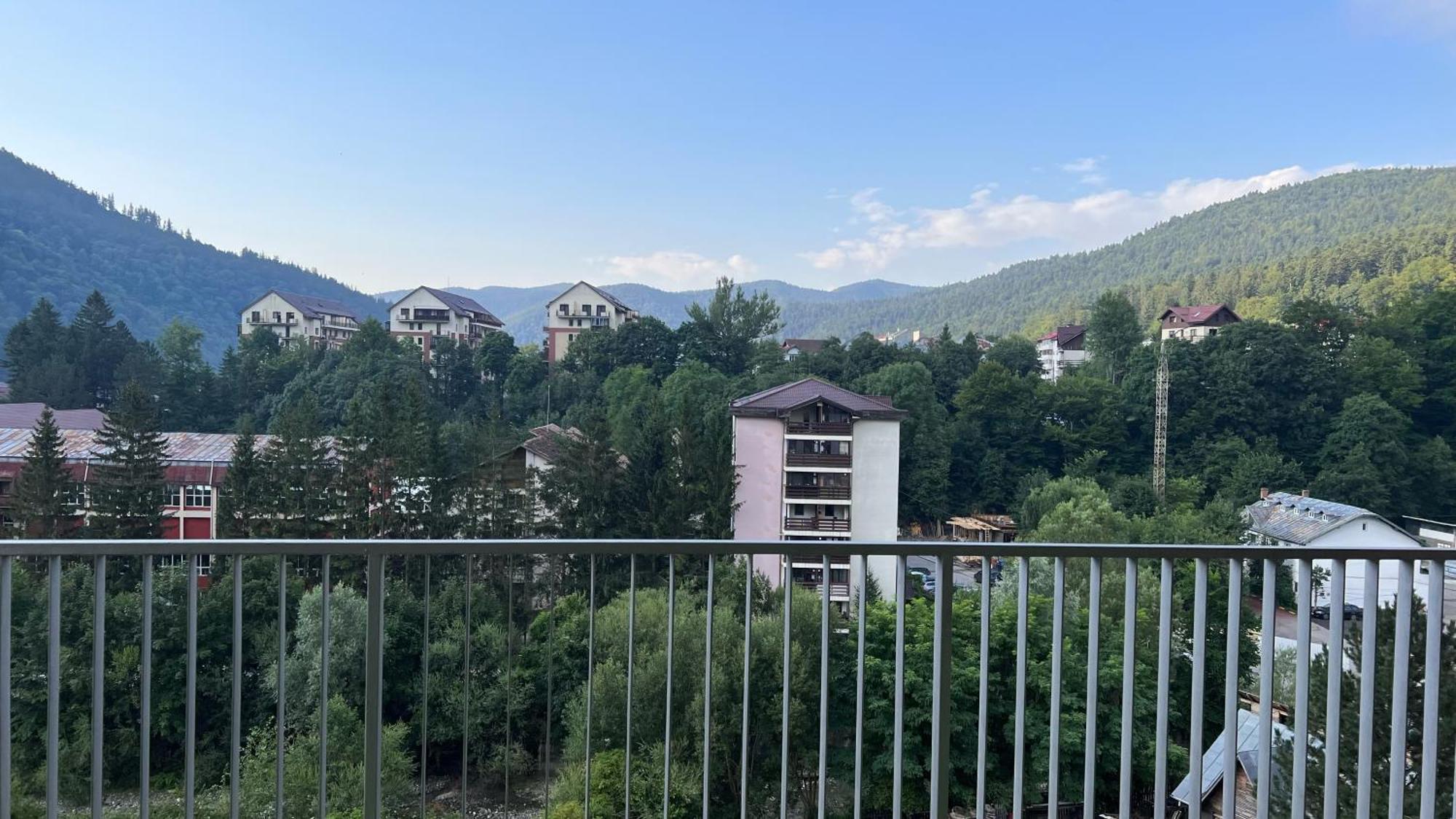 Hello Mountains Apartaments Sinaia Exterior foto